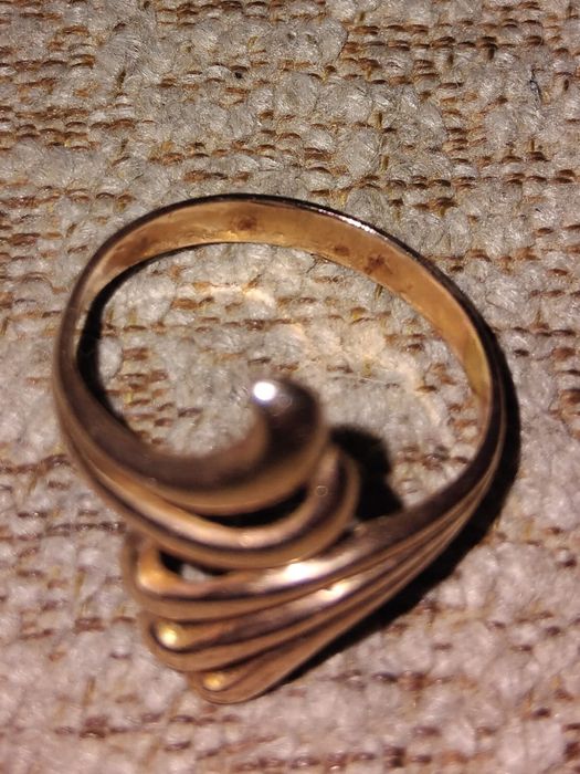 Продам  золотые кольцв