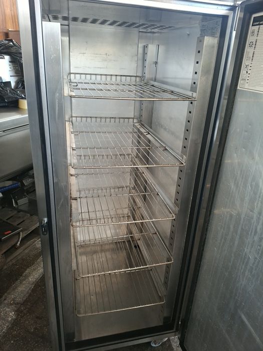 Хладилник професионален FOSTER  средно температурнен