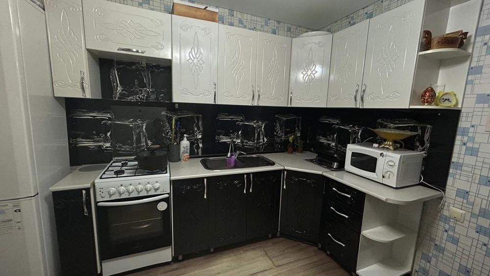 Продам кухонный гарнитур недорого