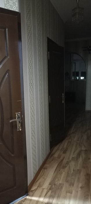 Квартира сотилади.