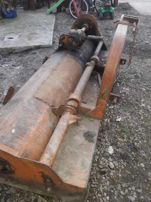 Tocator resturi vegetale