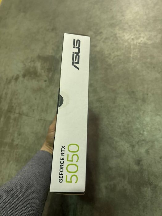 Видеокарта RTX5050 8GB