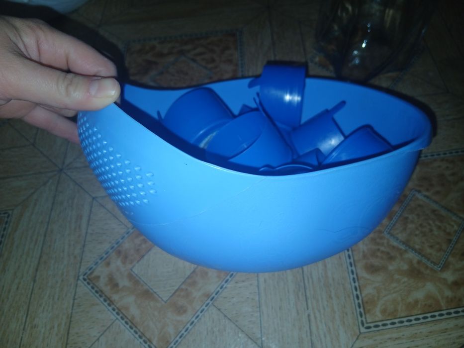 Продам посуду - дуршлаг