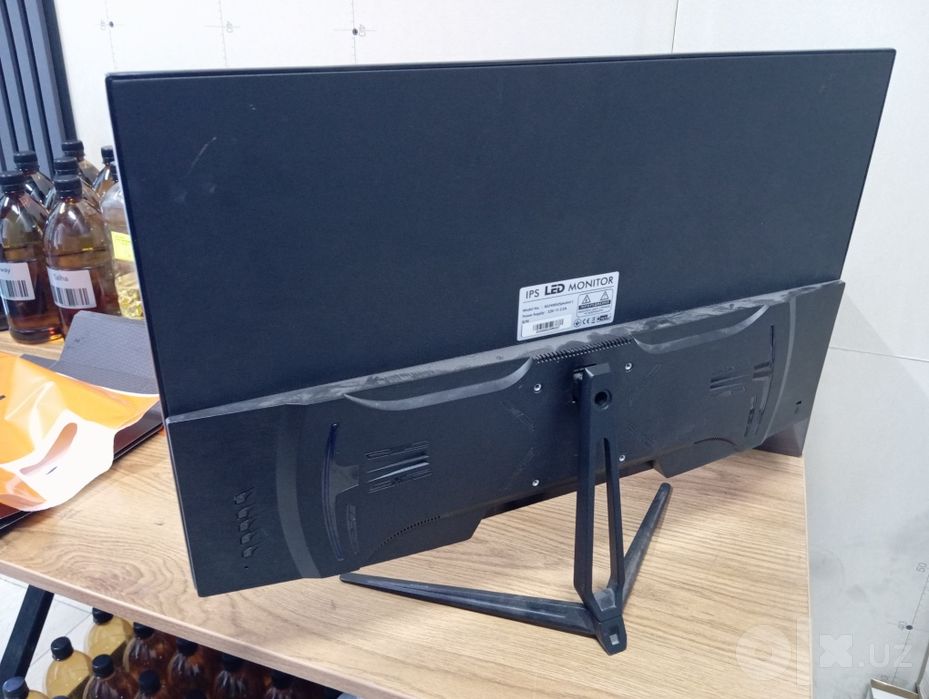 Monitor 24 li ips