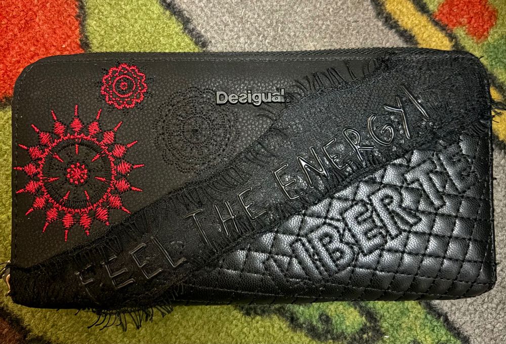 Portofel Desigual