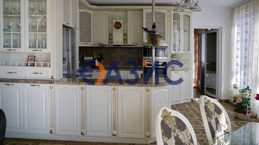 Продава се Тристаен апартамент в Несебър - 160 кв.м за 829 €/кв.м - Снимка #4