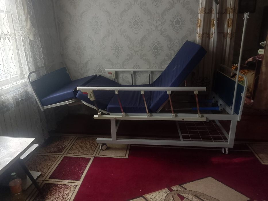Медицинская кровать