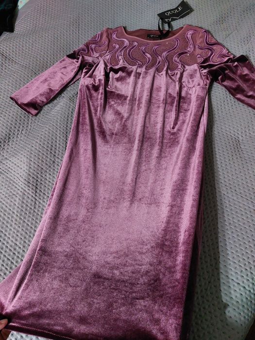 Продается велюровое платье