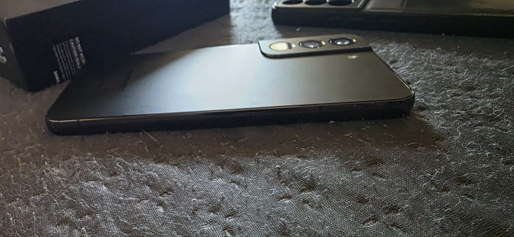 Samsung Galaxy S22 128GB Black ПЪЛЕН КОМПЛЕКТ