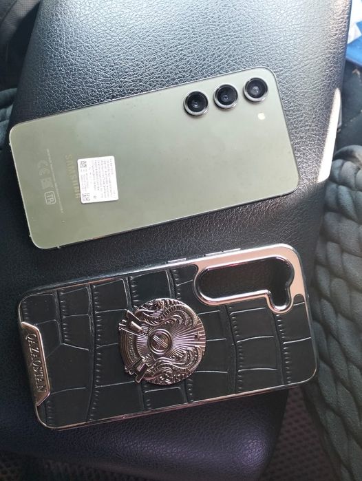 Продам Самсунг с 23