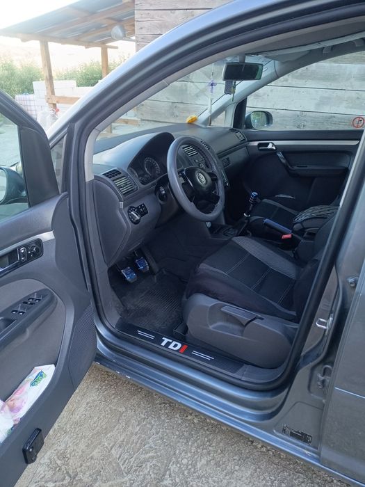 VOLKSWAGEN Touran 2005 — imagine 4