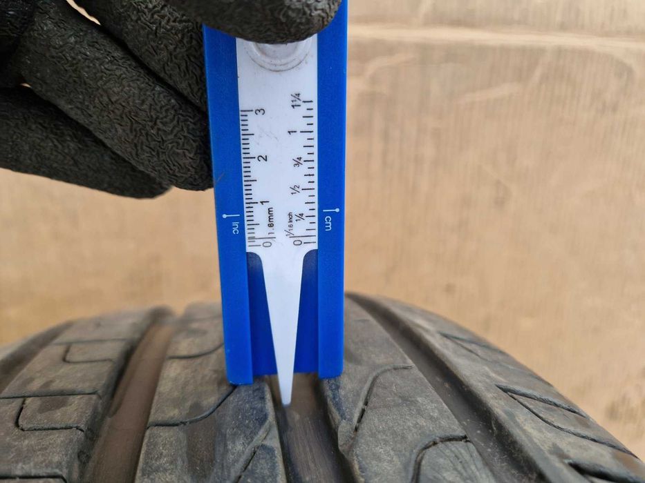 2 Pirelli R18 245/45 Летни гуми  DOT3022