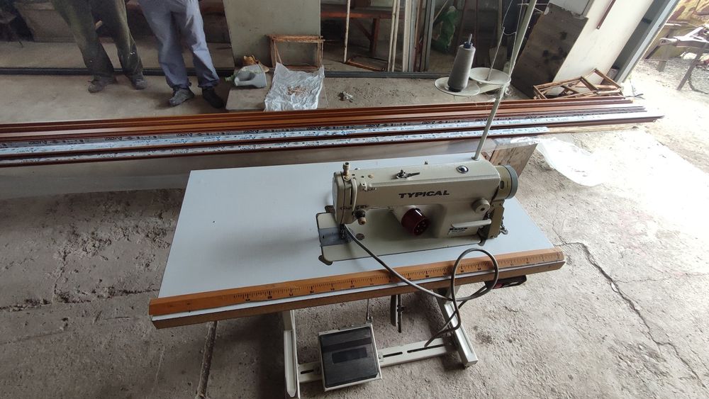 Mașina de cusut Typical