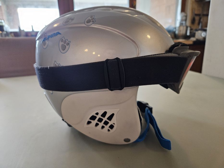 Детска ски каска Alpina 51-55 и очила