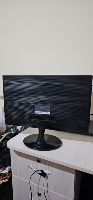 Монитор Samsung (22 дюйма)