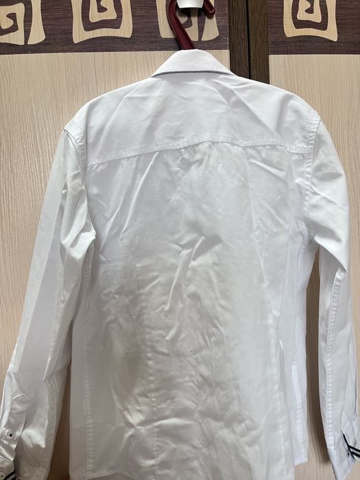 продам школьные рубашки на мальчика