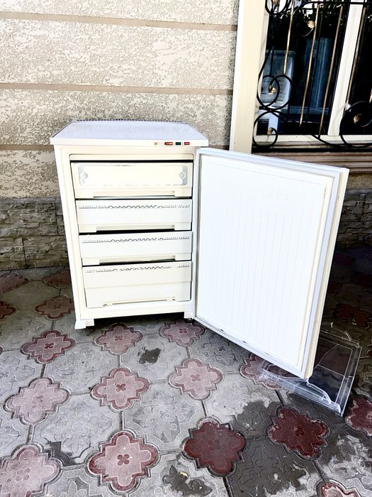 Продам морозильник Бирюса рабочая