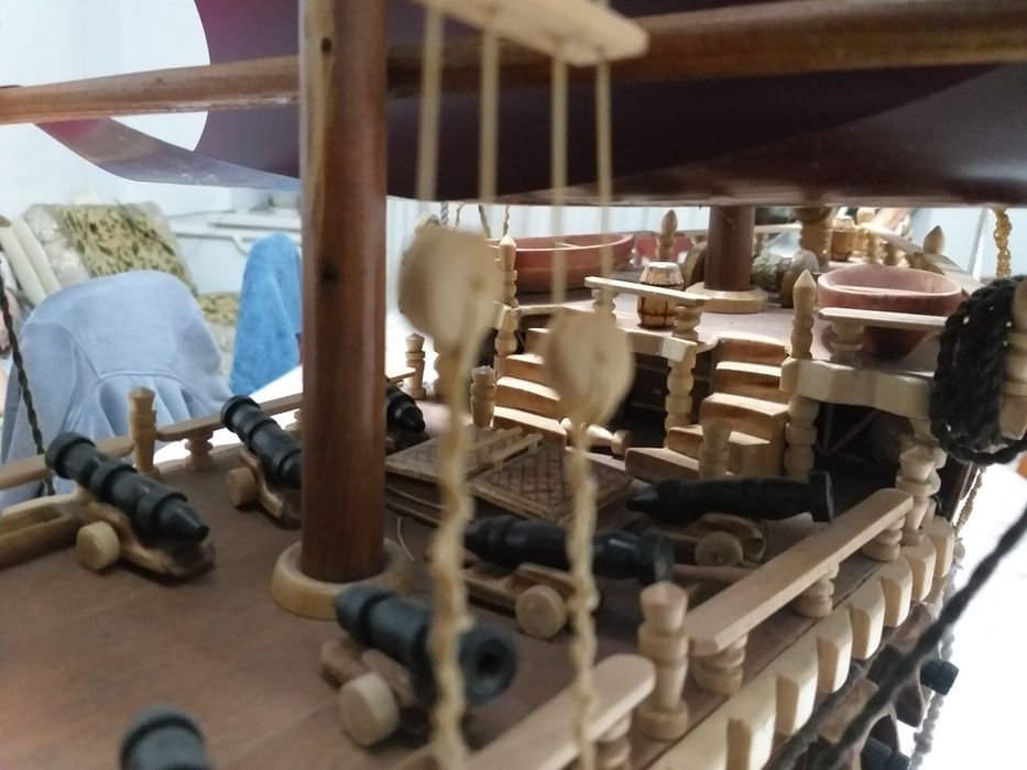 Корабль огромный