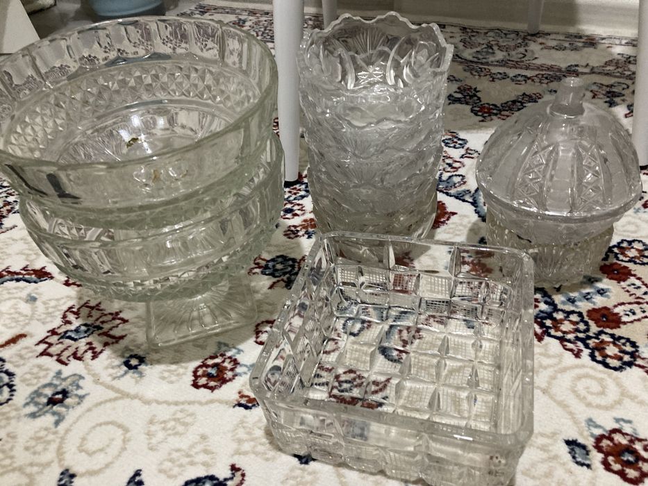 Продаю  посуду  .