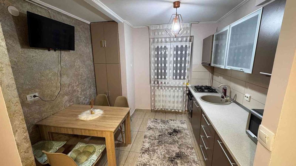 Închiriez apartament 2 camere zona linistită