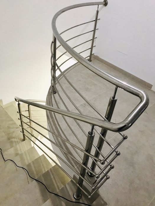 Balustrade Inox Interior și Exterior - Modele Moderne și Durabile