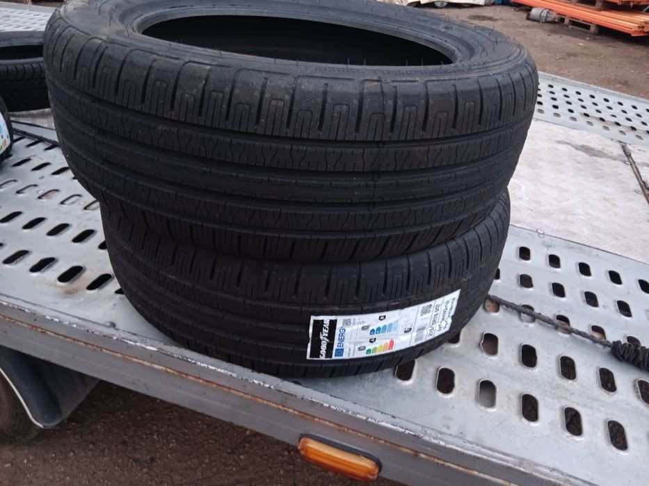 215 55 18 Goodyear 2бр гуми нови