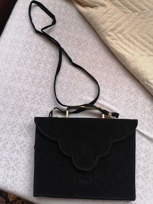 Дамска чанта велурена