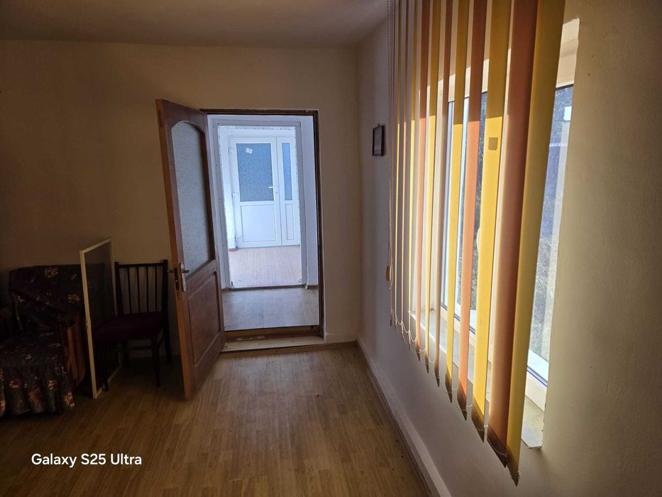 Casa de vanzare cu utilitati