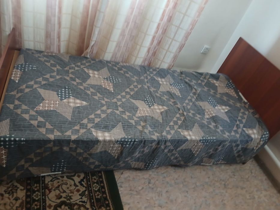 Кравать и кресло