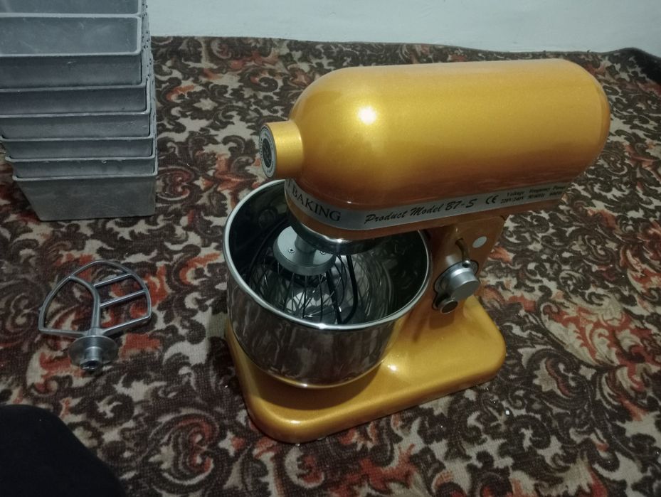 ТЕЗ  АРАДА САТЫЛАДЫ.

Таза,улыума колланылмаган:
1.Буханка нан ислеп ш