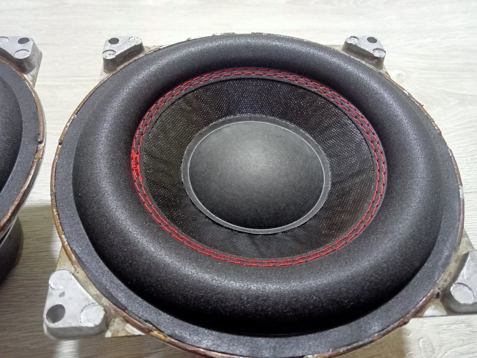 Продам усиленные калонки 25гдн под НЧ в отличном состоянии.