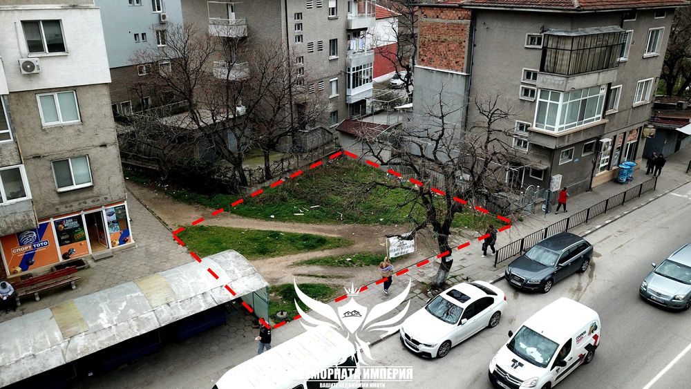 Под наем земя, парцел, паркинг 169кв.м. в Асеновград, първа линия