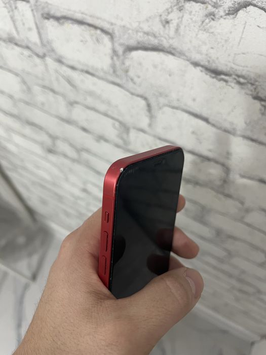 Продаю айфон 12