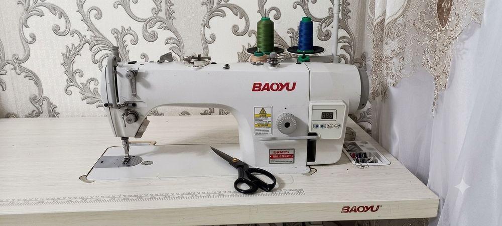 Швейная машина прямострочка BAOYU BML-9200-D1 со столом (б/у)