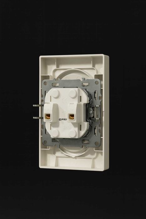 mustahkam va arzon rozetka — прочная и доступная розеткA