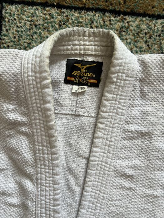 Продам кимоно на рост 160