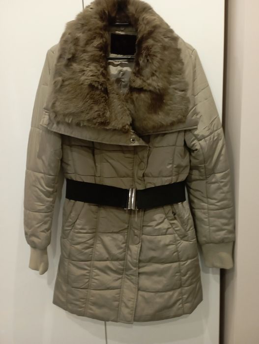 Дамско зимно бежаво яке с-м