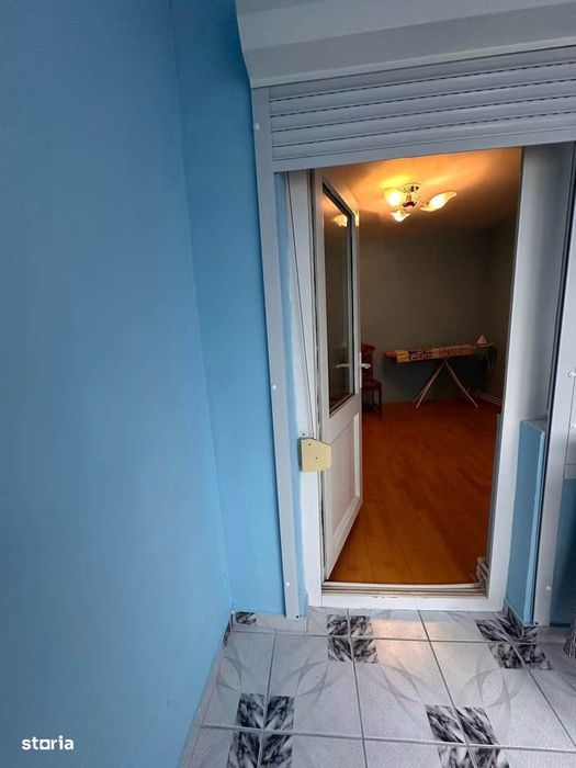 De vanzare apartament 3 camere și balcon,70mp, etaj 2,  Bd Roman Musat