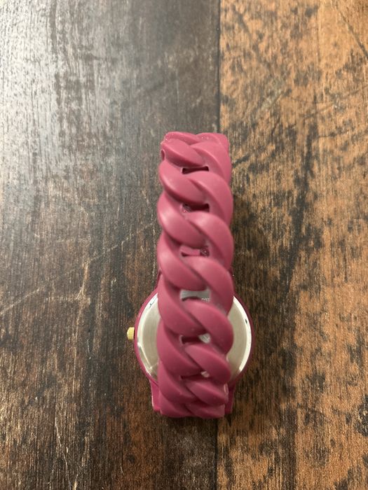 Продавам ръчен часовник