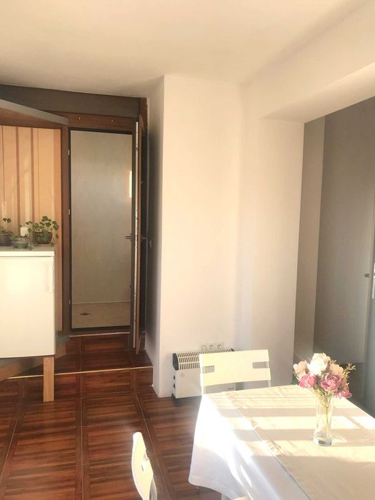 Дава се под наем Двустаен апартамент в София, Лозенец - 40 кв.м за 400 € - Снимка #2