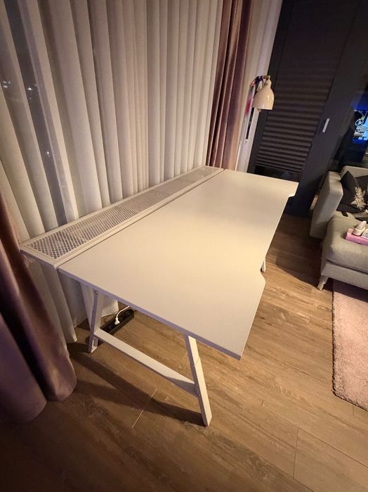 Birou de gaming Ikea
