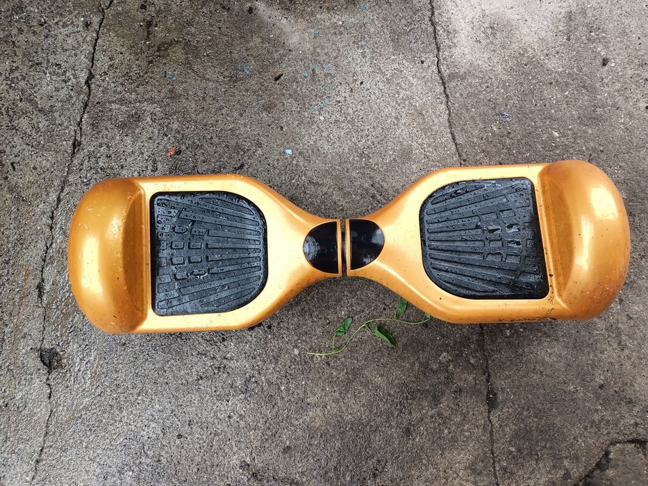 Гироскутор жёлтый и черный.