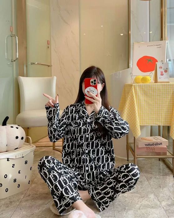 Novinka Dior pijama