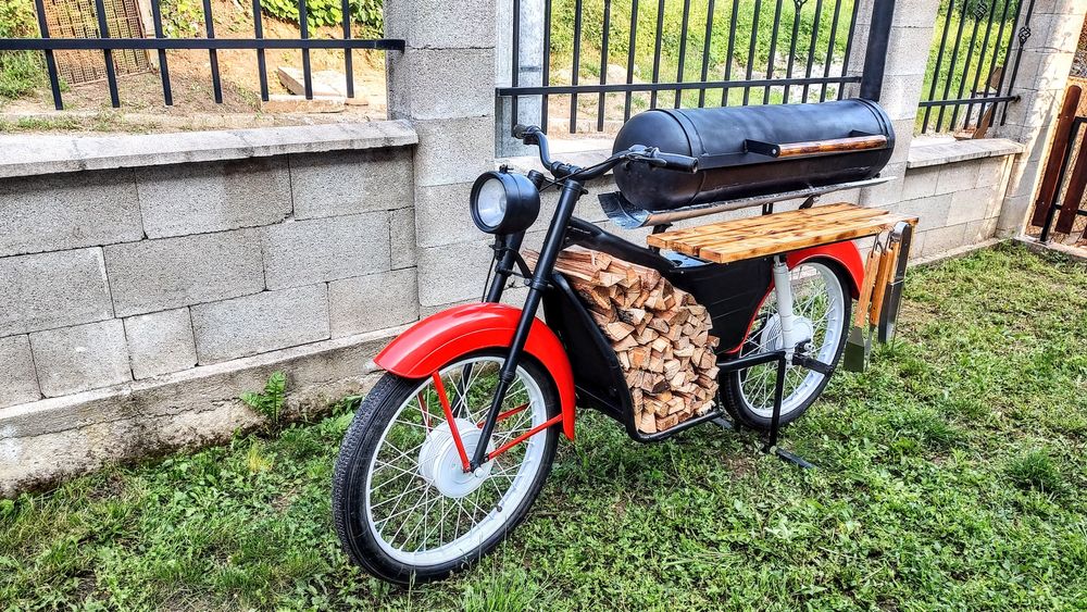 Ретро мотор Балкан барбекю