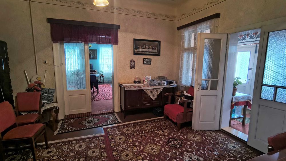 Apartament la casa | 2 camere | Ultracentral | 80.000 EUR neg