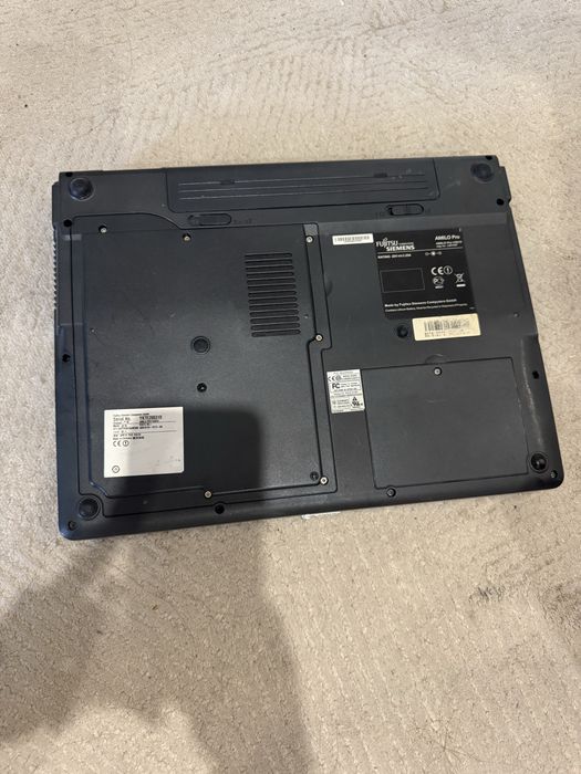 ноутбук Fujitsu Siemens Amilo Pro.