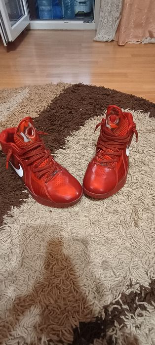 Nike KD 3 roșii.