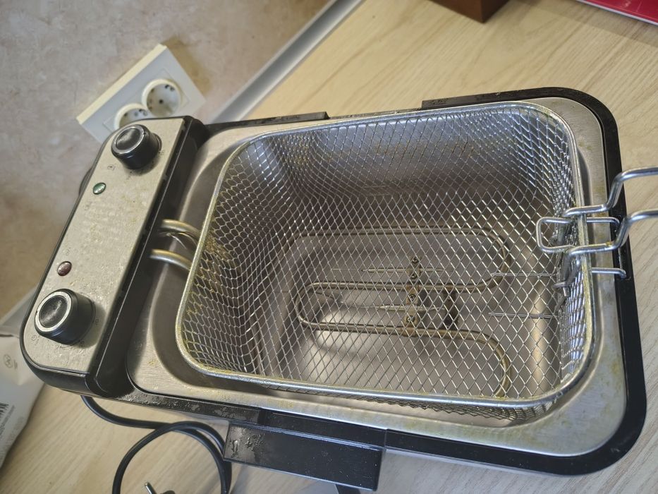 Фритюрник  3.2литра