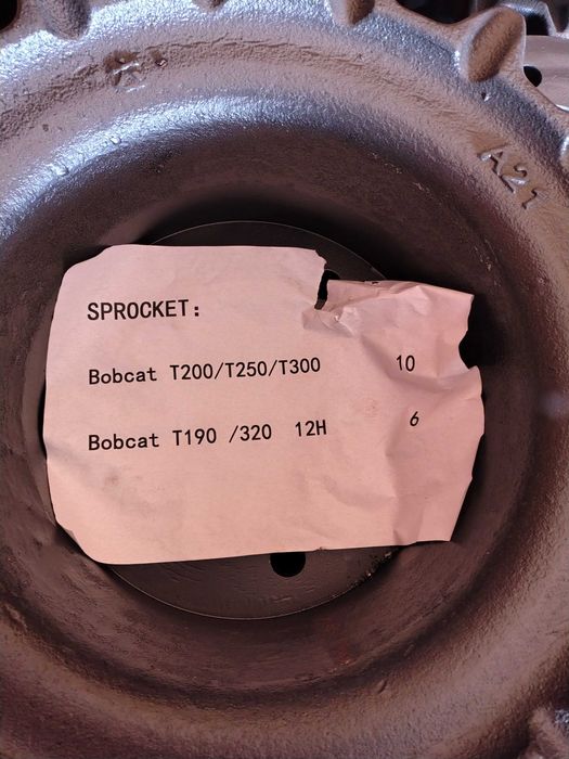 Sprocket / Steluță / Roată motrică pentru Bobcat T300