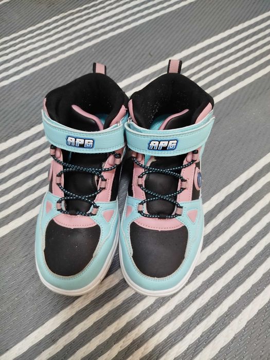 Продавам маратонки APG-Runners